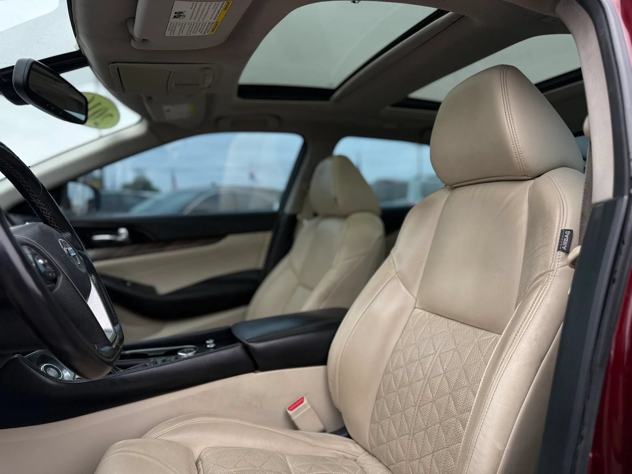 Used 2016 Nissan Maxima Platinum w/ Interior Lighting Package FWD image 9