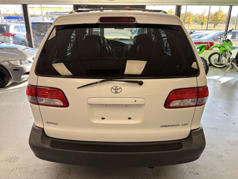 Used 2003 Toyota Sienna CE image 10