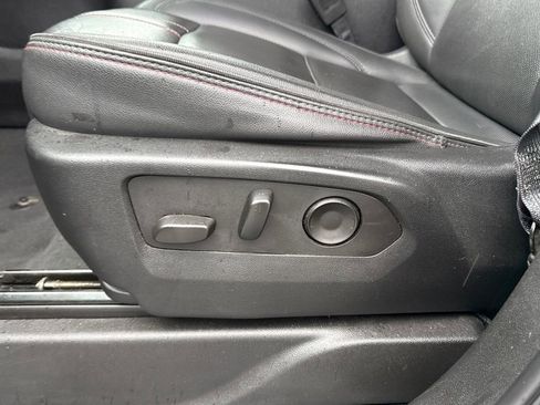 Used 2024 Chevrolet Suburban RST RWD image 19