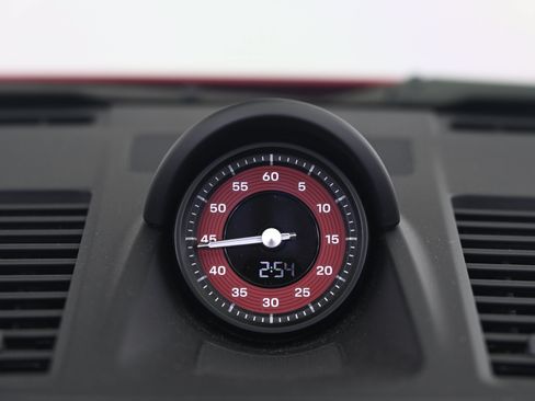 Certified 2025 Porsche 911 Carrera GTS RWD image 31