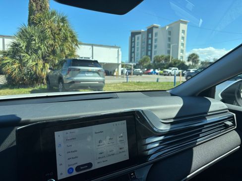 Used 2025 Toyota Camry LE image 35