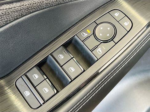 Used 2021 Nissan Rogue SV image 21