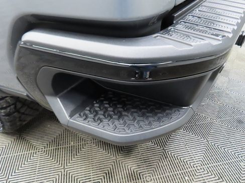 Used 2023 Chevrolet Silverado 1500 ZR2 w/ Technology Package image 47