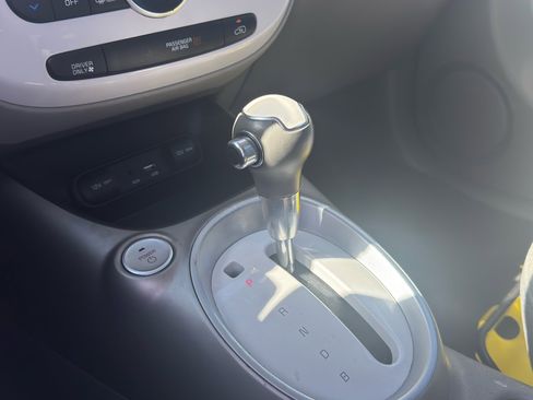 Used 2016 Kia Soul EV image 25