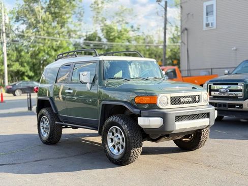Used 2011 Toyota FJ Cruiser 4WD w/ Convenience Pkg image 5