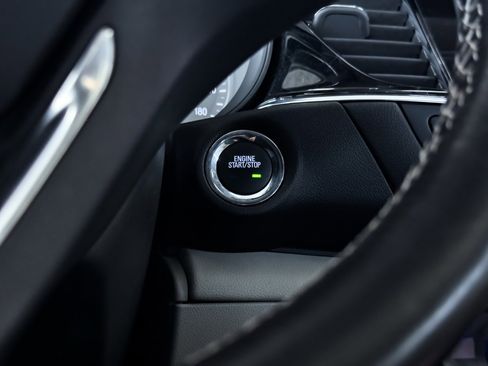 Used 2019 Buick Regal Essence w/ Driver Confidence Package I image 40