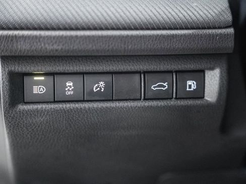 Used 2025 Toyota Camry SE FWD image 39
