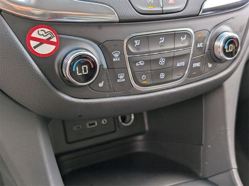 Used 2024 Chevrolet Equinox LT image 22