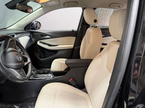 Used 2022 Buick Encore GX Preferred w/ Sport Touring Package FWD image 15