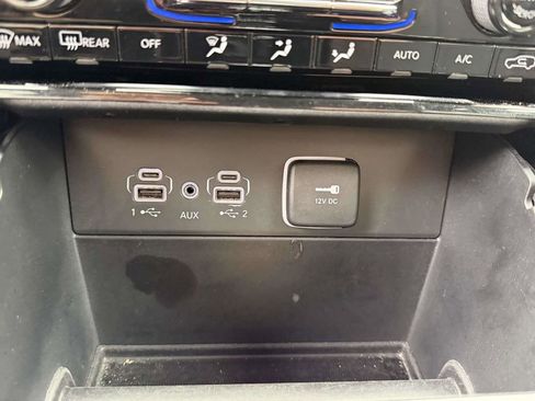 Used 2023 Jeep Grand Cherokee Laredo AWD/4WD image 32