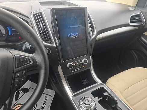 Used 2024 Ford Edge SE AWD/4WD image 5