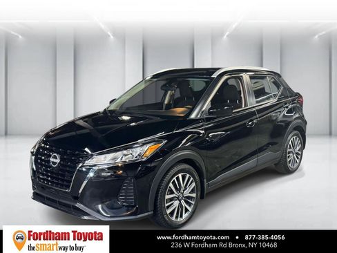 Used 2023 Nissan Kicks SV FWD image 4