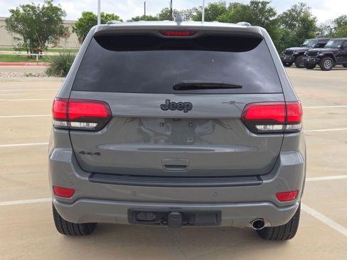 Used 2021 Jeep Grand Cherokee Laredo X AWD/4WD image 4
