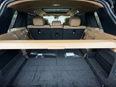 New 2025 Land Rover Range Rover Long Wheelbase SE image 17