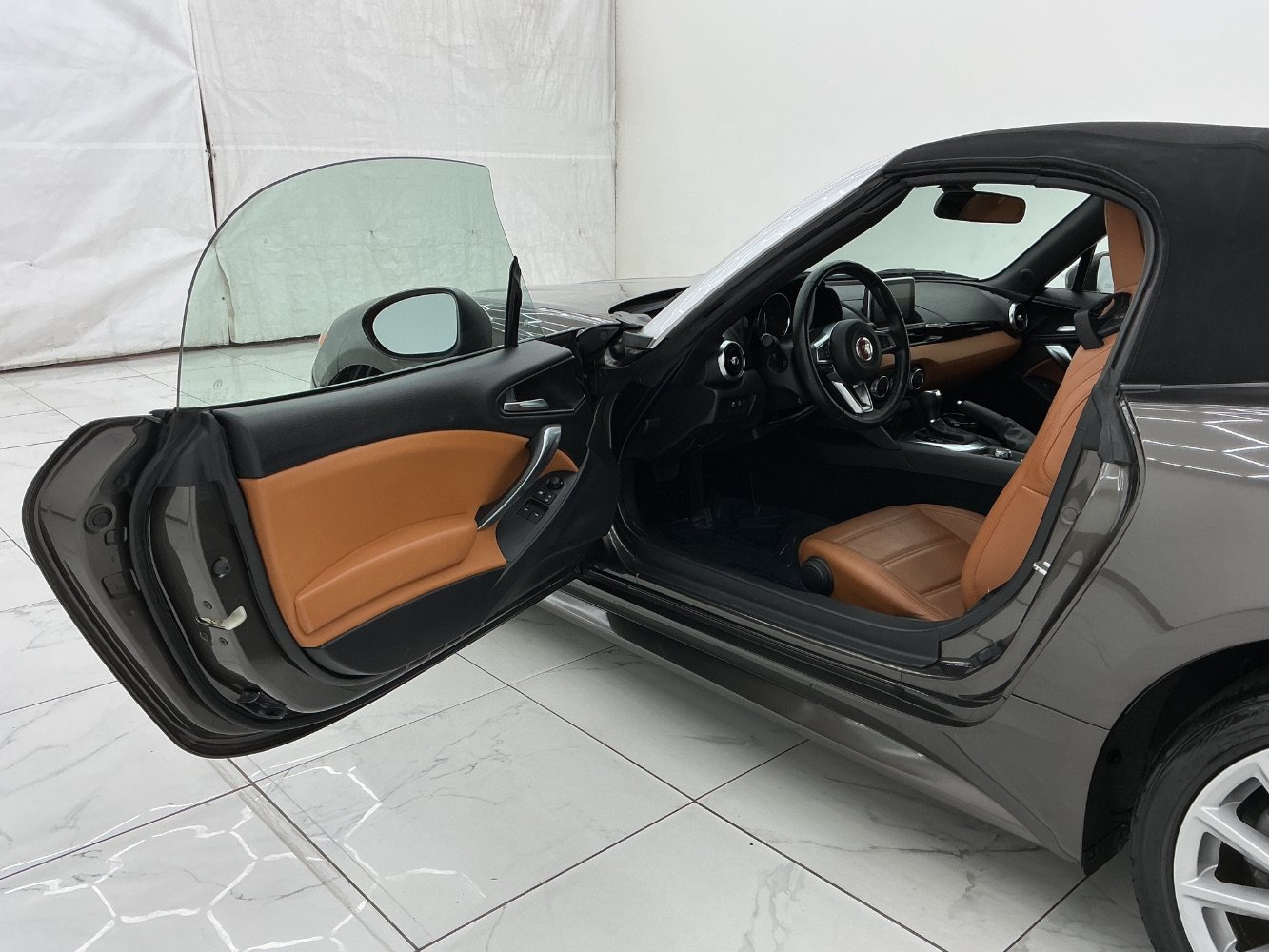 Used 2017 FIAT 124 Spider Lusso RWD image 22