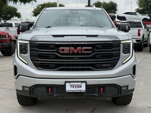 Used 2022 GMC Sierra 1500 AT4 w/ AT4 Premium Package AWD/4WD image 10