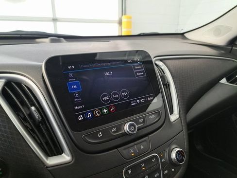 Used 2024 Chevrolet Malibu LT FWD image 11