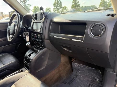 Used 2016 Jeep Patriot High Altitude AWD/4WD image 19