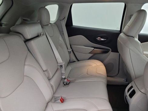 Used 2020 Jeep Cherokee Limited FWD image 19