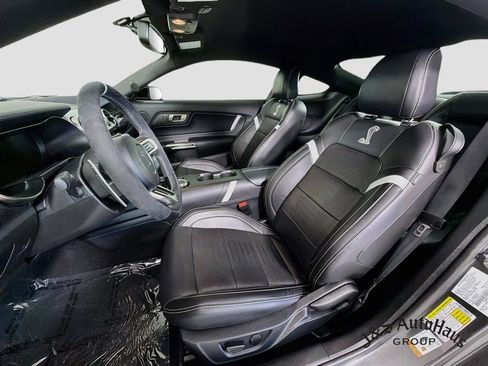 Used 2020 Ford Mustang Shelby GT500 w/ Technology Package RWD image 11