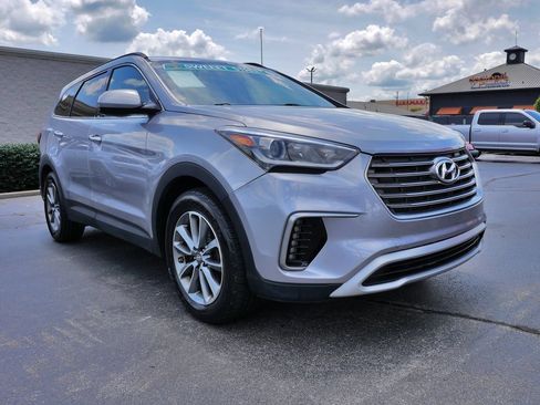 Used 2017 Hyundai Santa Fe SE w/ Cargo Package AWD/4WD image 3