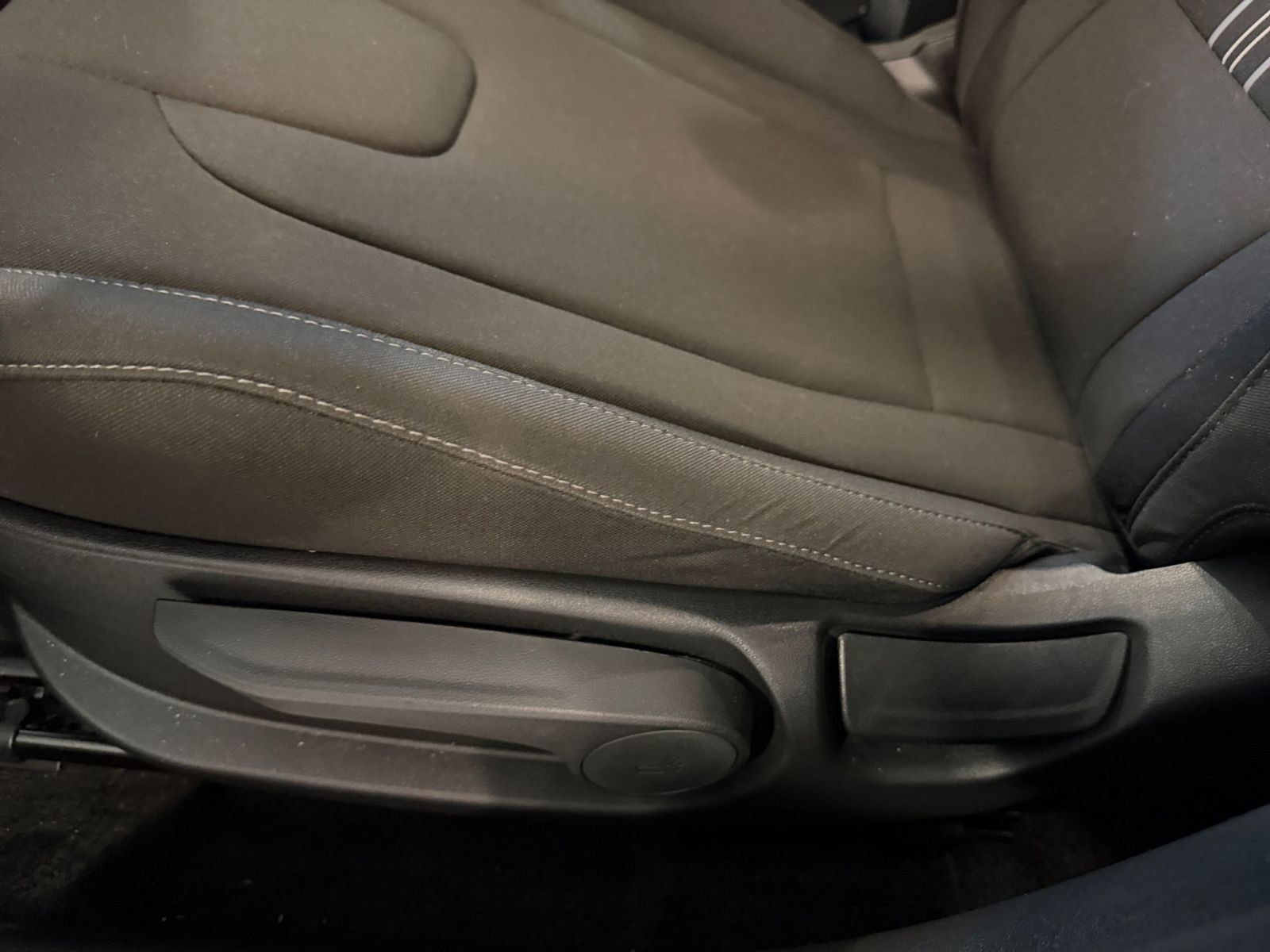Used 2026 Hyundai Elantra Sport FWD image 21