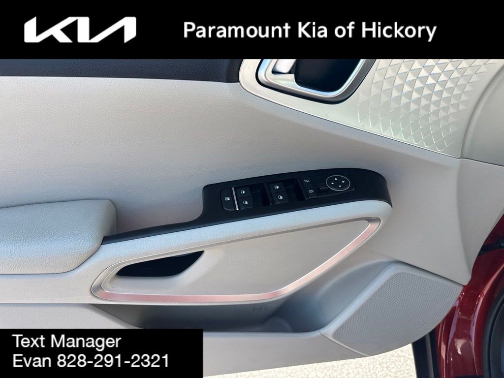 Used 2020 Kia Soul LX FWD image 15