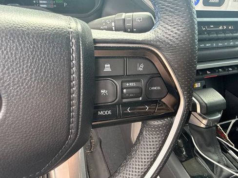 Used 2024 Toyota Sequoia Platinum AWD/4WD image 17