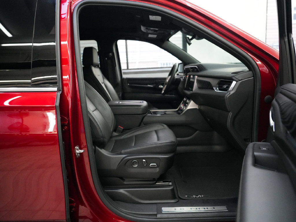 Used 2023 GMC Yukon Denali AWD/4WD image 38