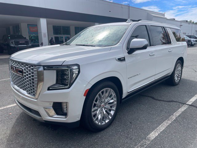 Used 2023 GMC Yukon XL Denali w/ Advanced Technology Package AWD/4WD image 1