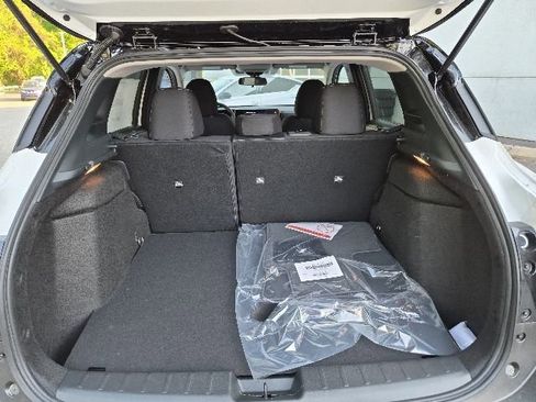 New 2026 Nissan Kicks SV w/ Charging Package AWD/4WD image 9