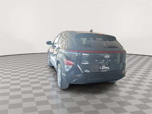 Used 2024 Hyundai Kona SE image 9