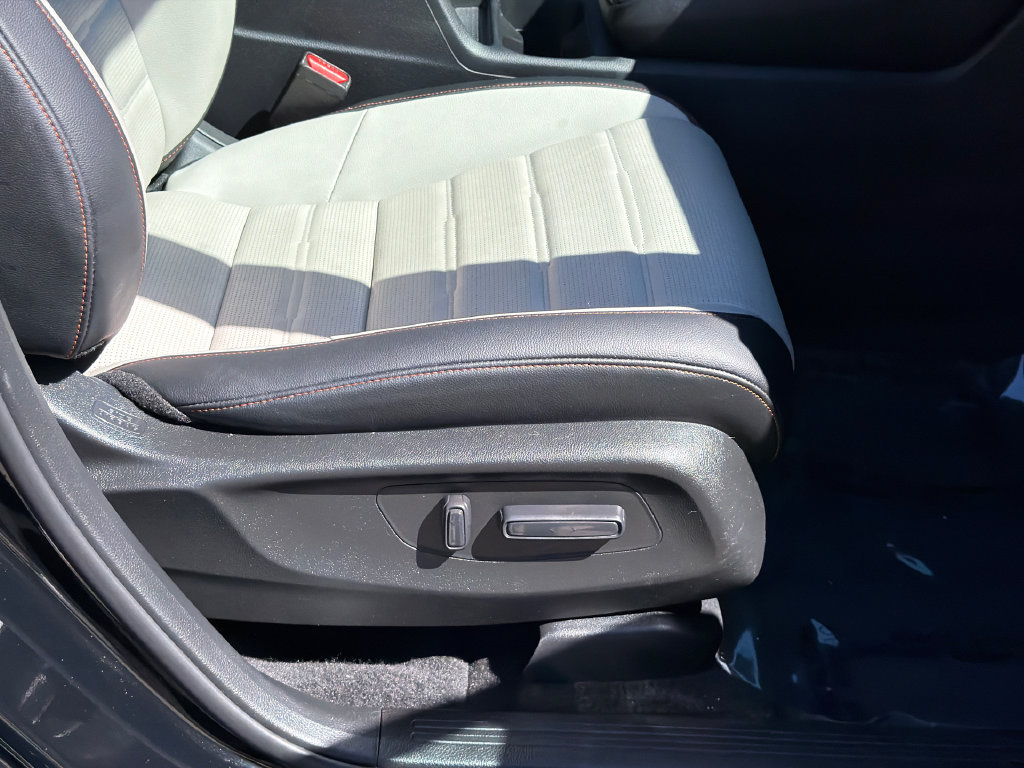 Used 2025 Honda CR-V Sport Touring image 12