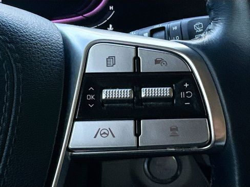 Used 2024 Kia Telluride EX w/ EX Captain's Chair Package FWD image 15
