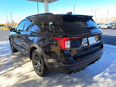 Certified 2025 Ford Explorer ST image 4