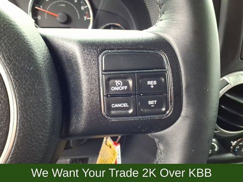 Used 2016 Jeep Wrangler Unlimited Sahara w/ Connectivity Group AWD/4WD image 22