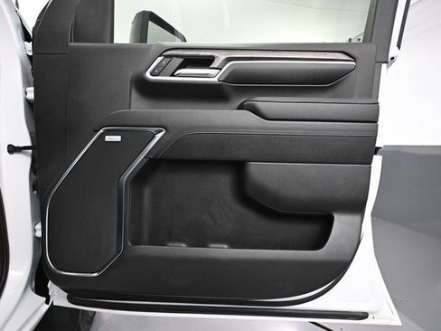 Used 2024 Chevrolet Silverado 2500 LTZ w/ LTZ Plus Package image 52