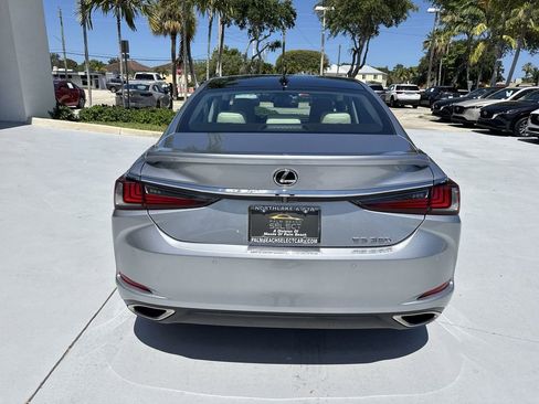 Used 2022 Lexus ES 350 Ultra Luxury FWD image 2