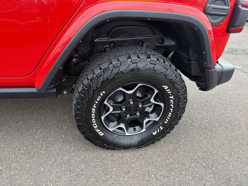 Used 2023 Jeep Wrangler Unlimited Rubicon 4xe w/ Cold Weather Group AWD/4WD image 31