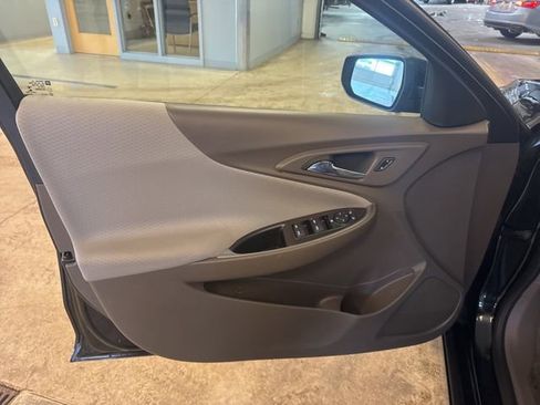Used 2025 Chevrolet Malibu LT image 10
