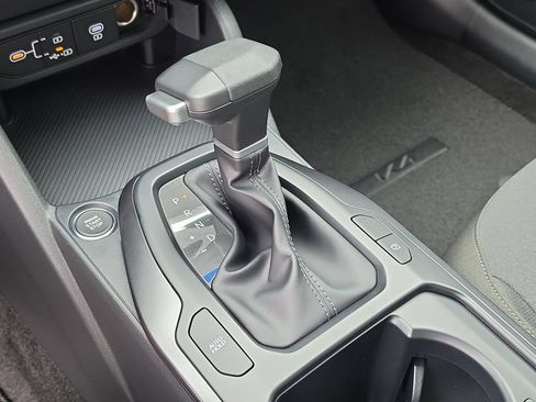 New 2026 Kia K4 FWD image 25