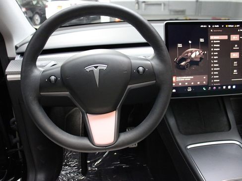 Used 2022 Tesla Model Y Performance image 44