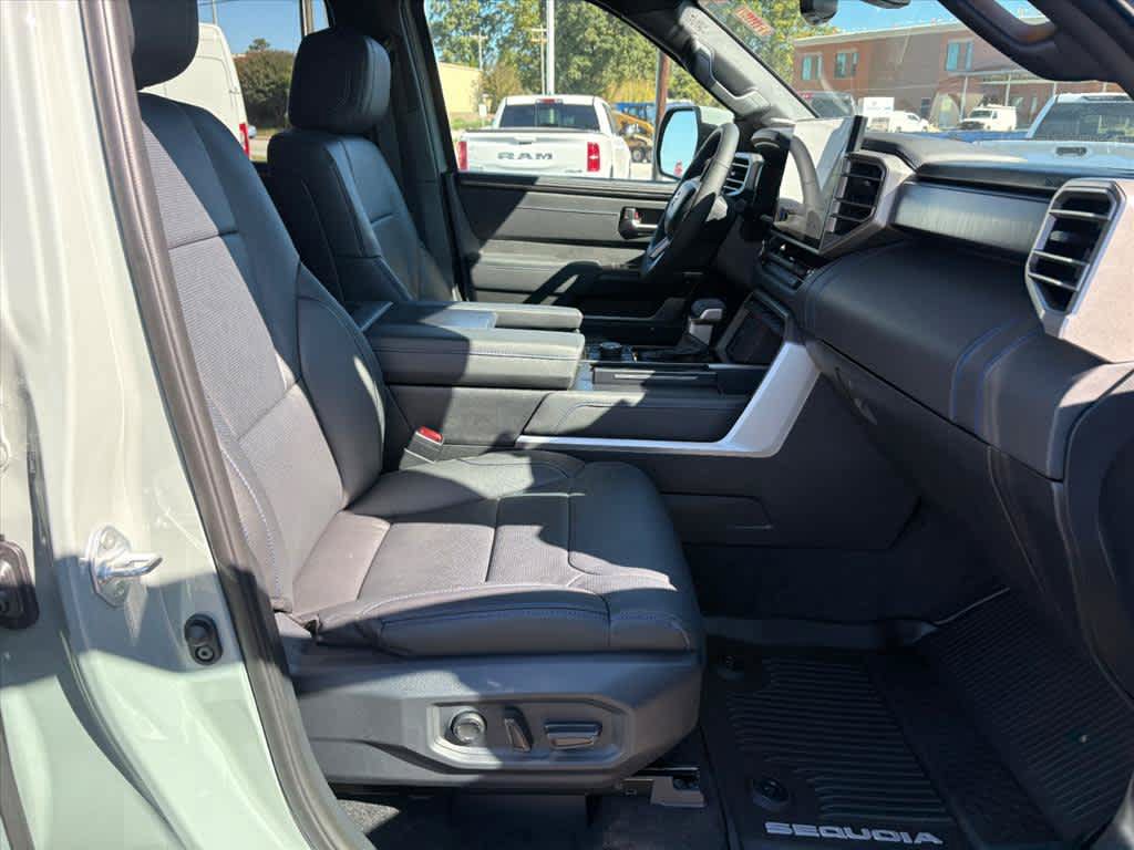 Used 2026 Toyota Sequoia Platinum AWD/4WD image 5