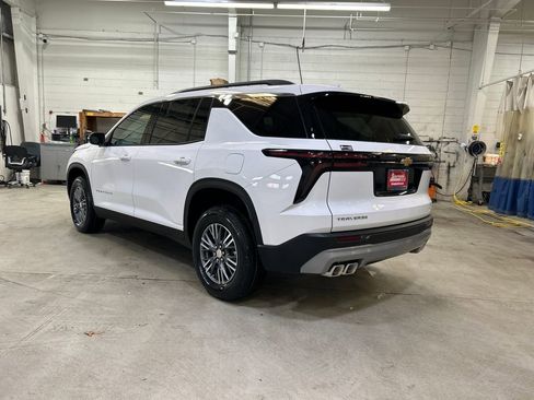 New 2026 Chevrolet Traverse LT image 3