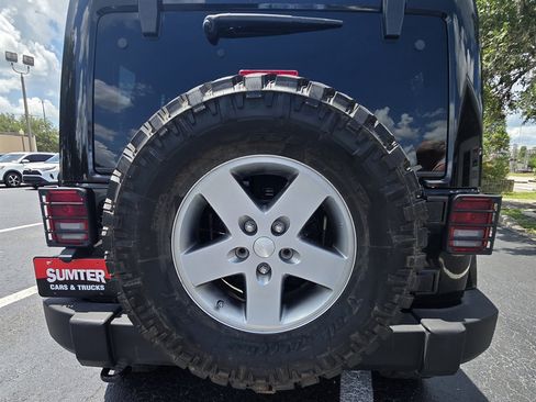 Used 2012 Jeep Wrangler Unlimited Rubicon w/ Connectivity Group AWD/4WD image 33