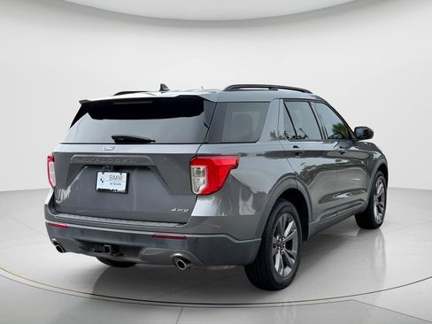 Used 2021 Ford Explorer XLT w/ Equipment Group 202A AWD/4WD image 5