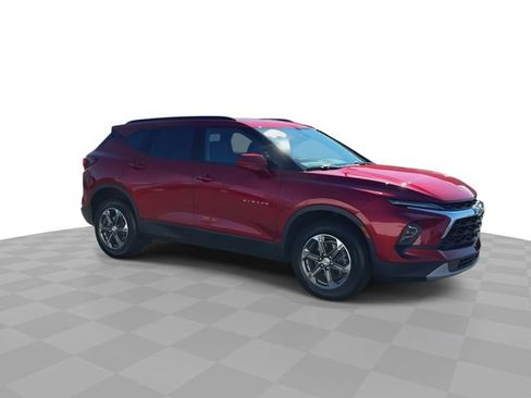 Certified 2024 Chevrolet Blazer LT w/ Convenience Package FWD image 2