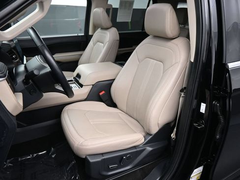 Used 2023 Ford Expedition Limited AWD/4WD image 18