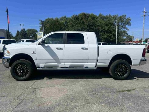 Used 2018 RAM 2500 SLT w/ Luxury Group image 1