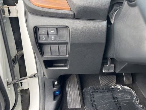 Used 2017 Honda CR-V Touring image 31